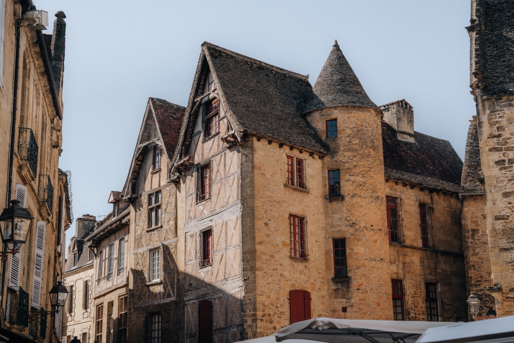 Sarlat_facade_Itinerance_Pied_Dordogne_3
