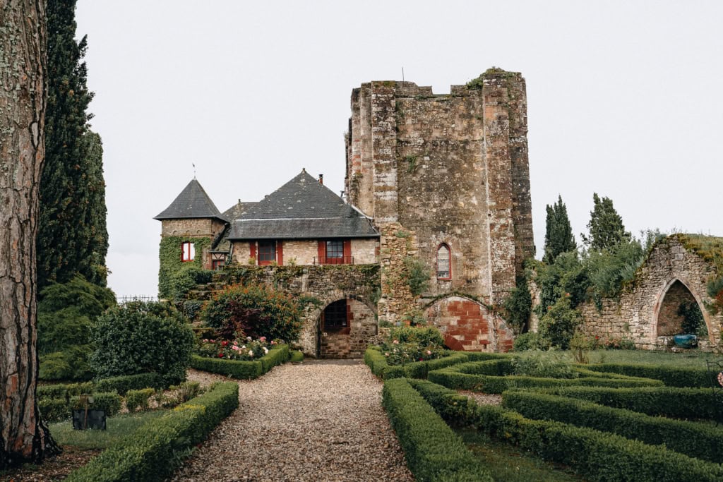 Turenne plus beaux villages de France et son château, un voyage bas carbone et nature, une itinérance vélo en Corrèze, Nouvelle Aquitaine