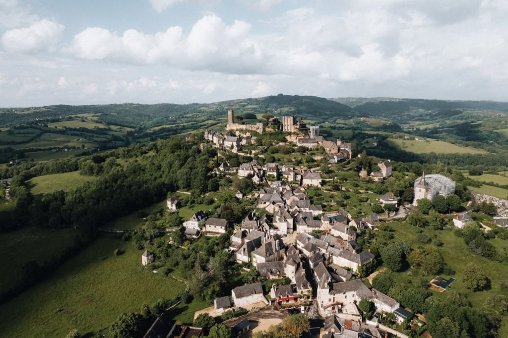 Turenne plus beaux villages de France et son château, un voyage bas carbone et nature, une itinérance vélo en Corrèze, Nouvelle Aquitaine