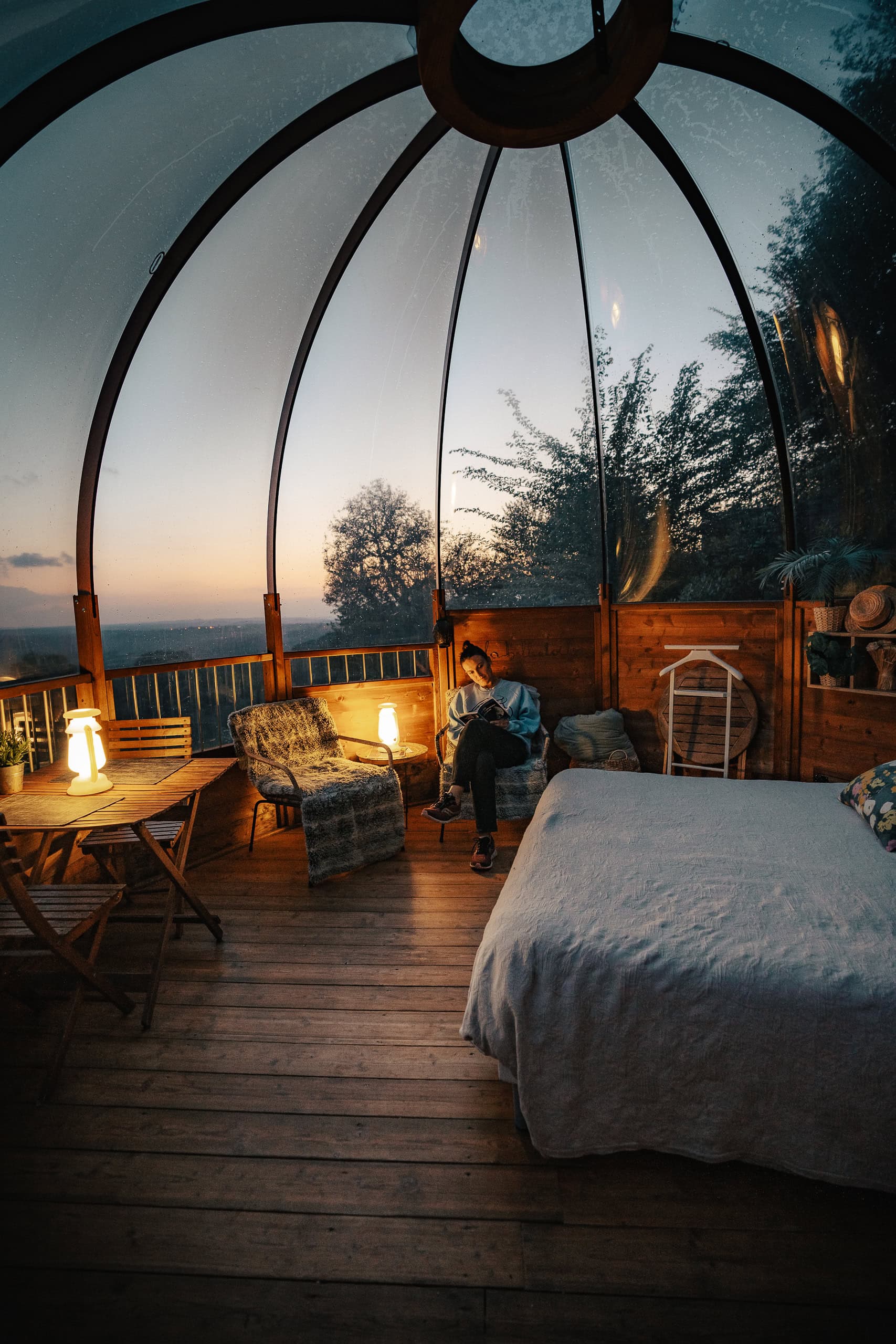 Logement insolite en bulle, Bonne adresse et dormir à Collonges la rouge plus beaux villages de France et son château, un voyage bas carbone et nature, une itinérance vélo en Corrèze, Nouvelle Aquitaine