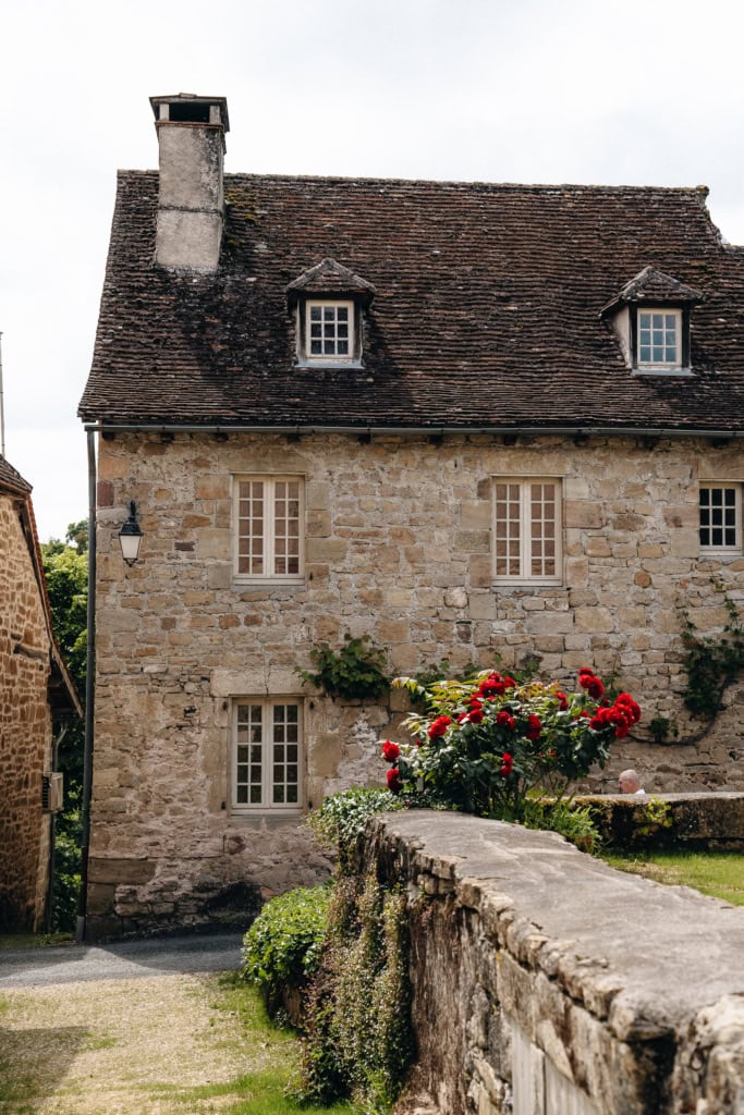 Curemonte plus beaux villages de France et son château, un voyage bas carbone et nature, une itinérance vélo en Corrèze, Nouvelle Aquitaine