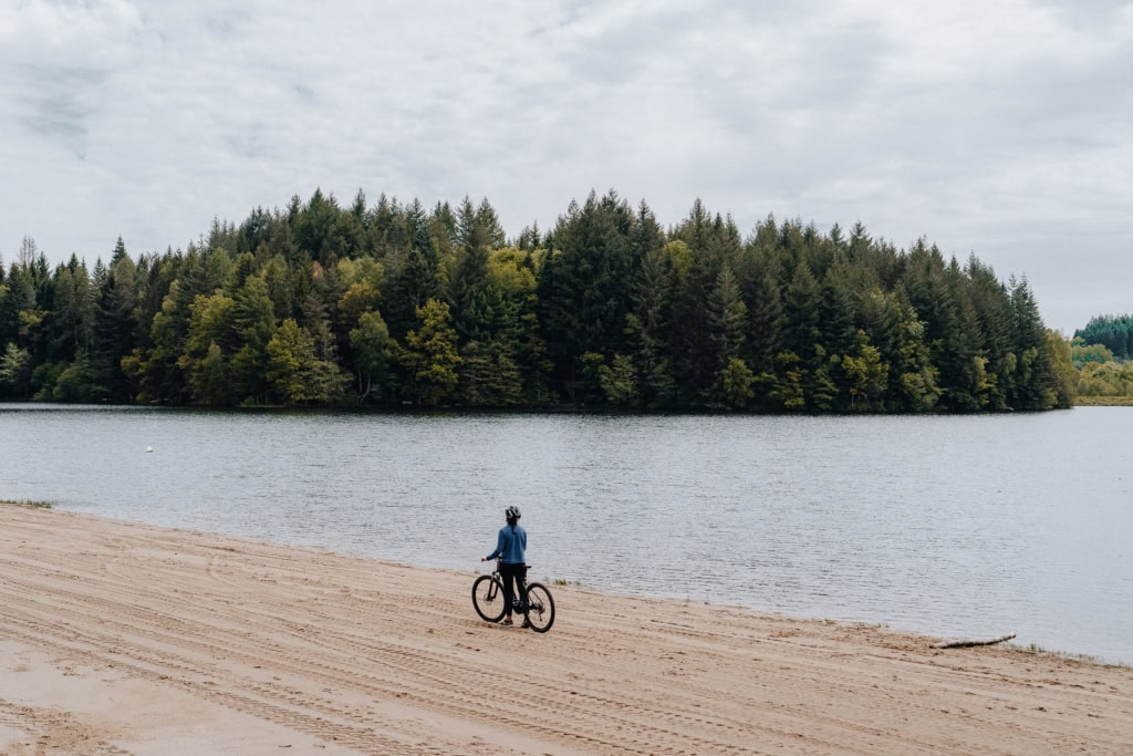 Lac de Séchemailles, loisir, plateau de millevaches en haute corrèze, un voyage bas carbone et nature, en Corrèze, Nouvelle Aquitaine